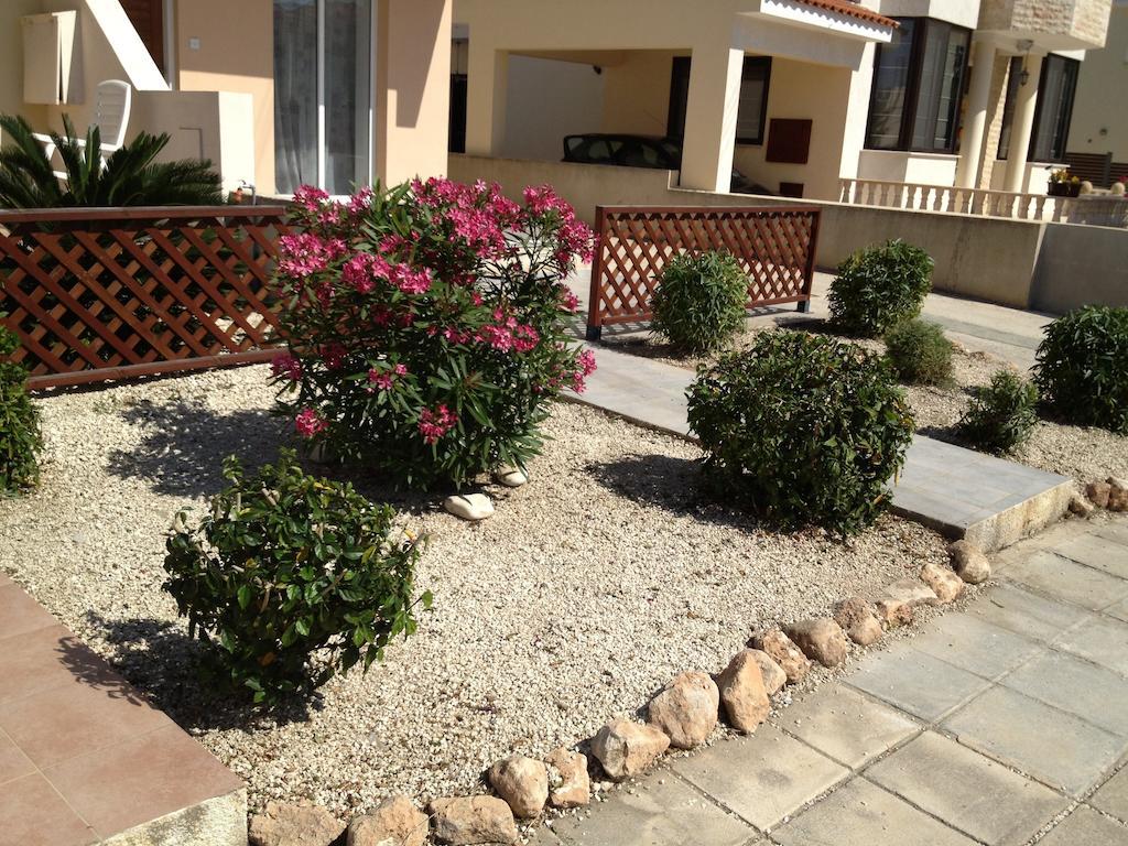 Diana Townhouse 2 Apartman Paphos Szoba fotó